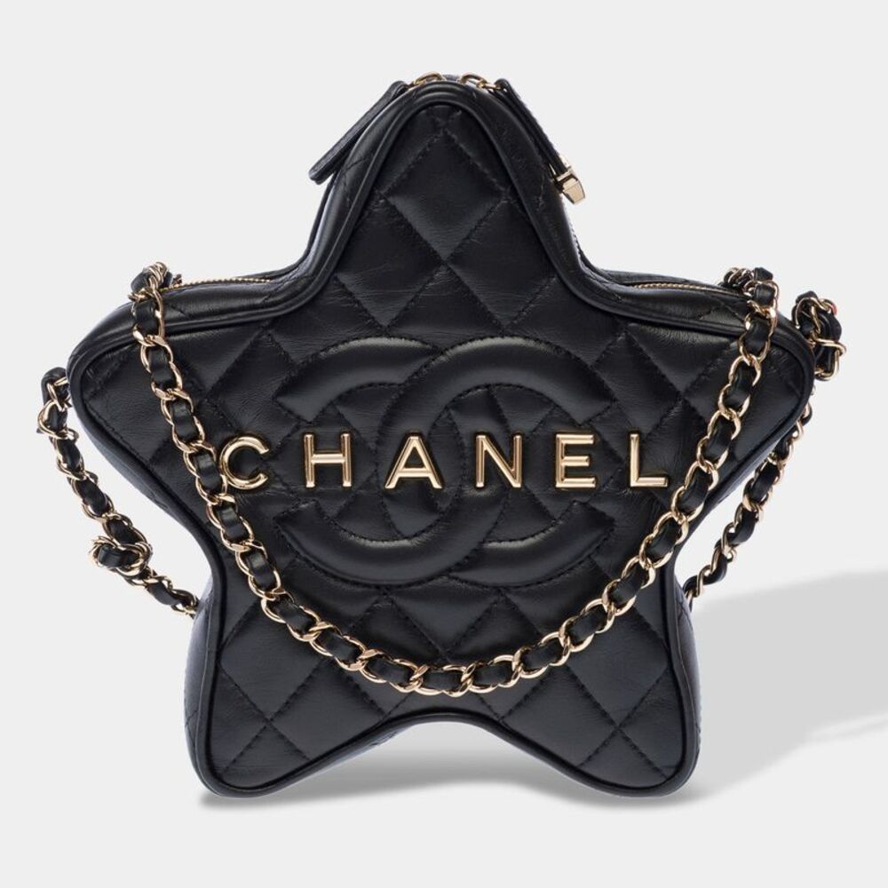 CHANEL Shoulder Bag